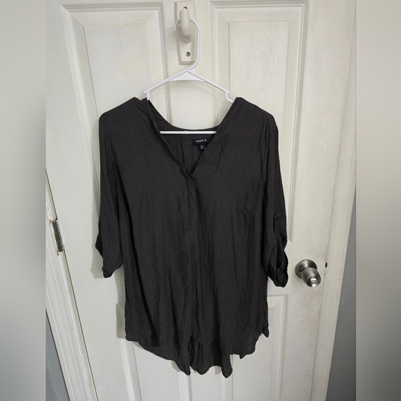 Torrid Womens Harper Georgette Straight Hem Blouse Charcoal and Black Size 0 - Picture 2 of 14